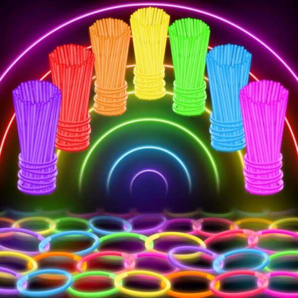 100 Pack Ultra Bright Glow Sticks Bracelets & Necklaces Party Kit